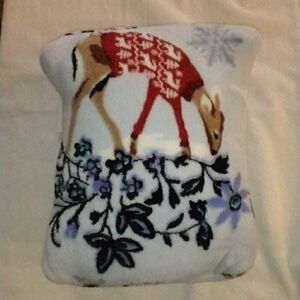 Vera Bradley Merry Mischief Travel Blanket